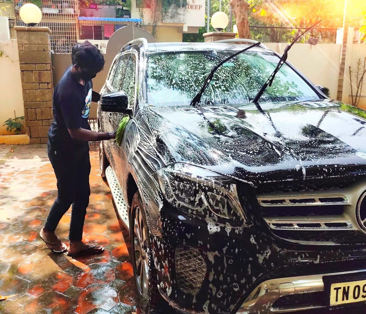 Premium Doorstep Car Polishing in Chennai